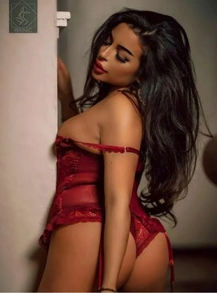 Komal Escorts Delhi